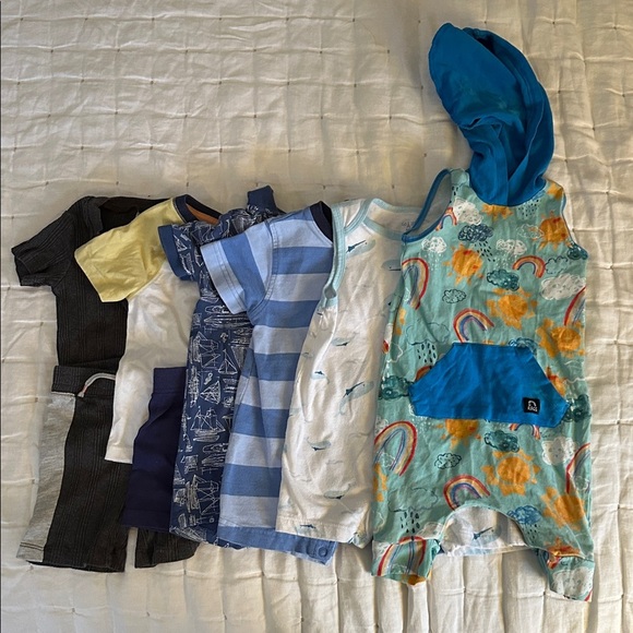 Carter's Other - 8 piece 12mo. Baby Boy Clothes Aquatic Theme (041)